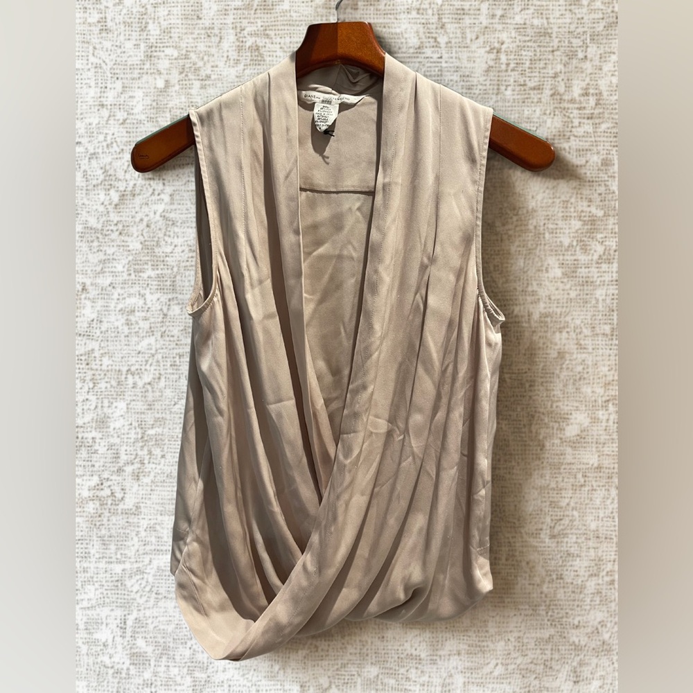 ⸻
Diane von Furstenberg Silk Draped Sleeveless Blouse Size-4